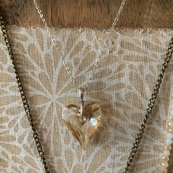CRYSTAL 💛 HEART PENDANT & CHAIN - Picture 6 of 6